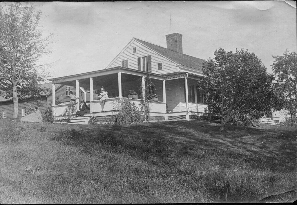Newton Mackintosh with Daniel Chester French’s wife, Mary, and French’s daughter, Margaret, at the Old Warner House on the Chesterwood property. Photos courtesy of Chesterwood Archives, Chapin Library, Williams College, Gift of the National Trust for Historic Preservation/Chesterwood, a National Trust Historic Site, Stockbridge, Massachusetts.