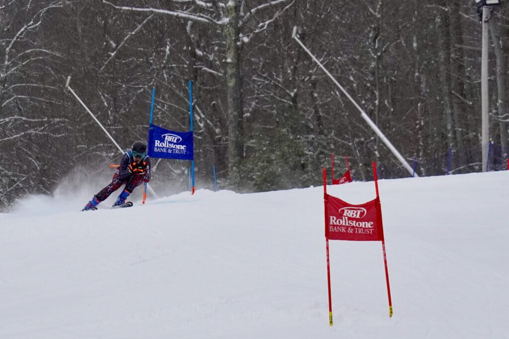 Jamie Poole races in the giant slalom. Photo by Patrick Redmond