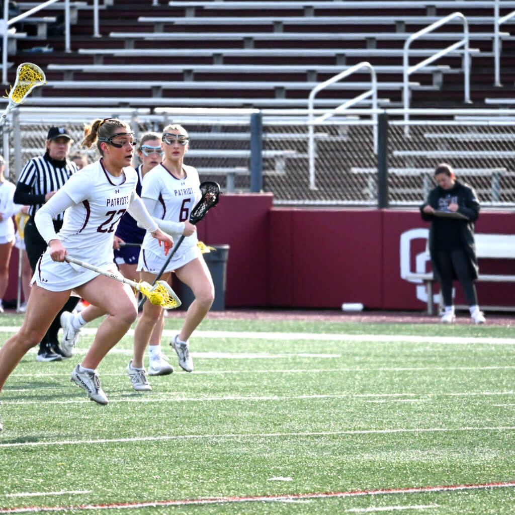 Karleigh Mutch (No. 22) and Scarlett Mirak (No. 6) on the attack. Photo: Jason Fortier
