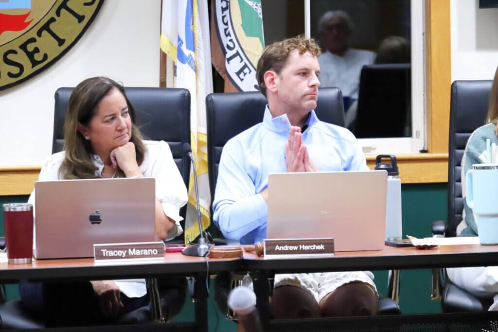 School Committee Chairs Andrew Herchek and Tracey Marano look on as the committee discusses its statement policy. Photo: Trace Salzbrenner/The Acton Bridge