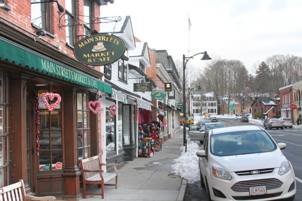 Some formula business bylaw supporters fear an influx of chain businesses would hurt existing “mom-and-pop” establishments. Photo: Dakota Antelman/The Acton Bridge