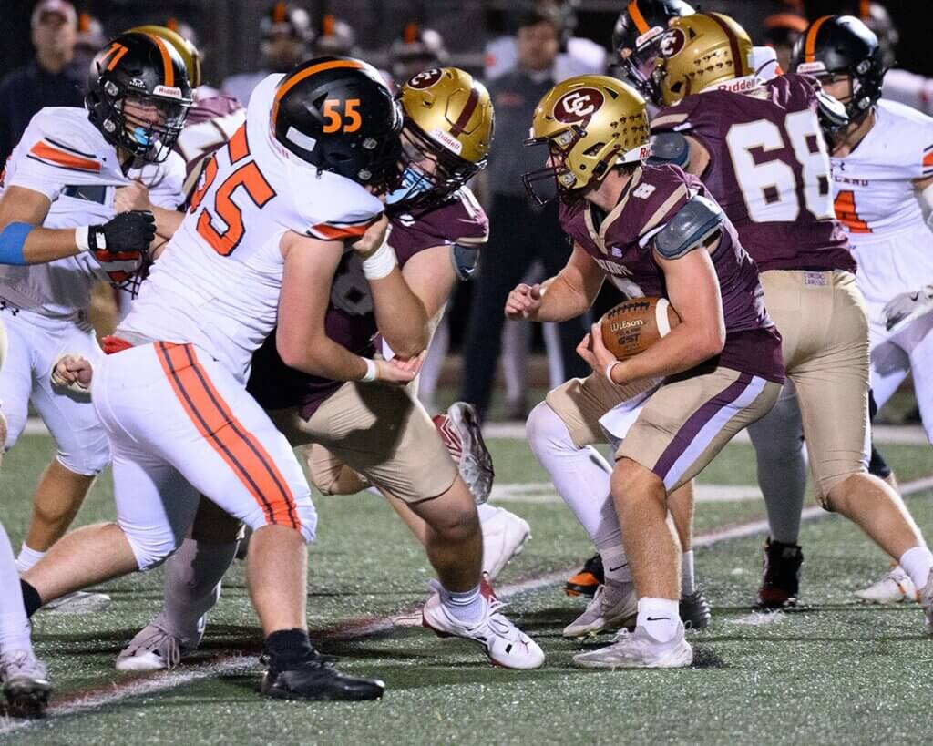 Wes Morse rushes for one of his two touchdowns. Photo by Jon Straggas