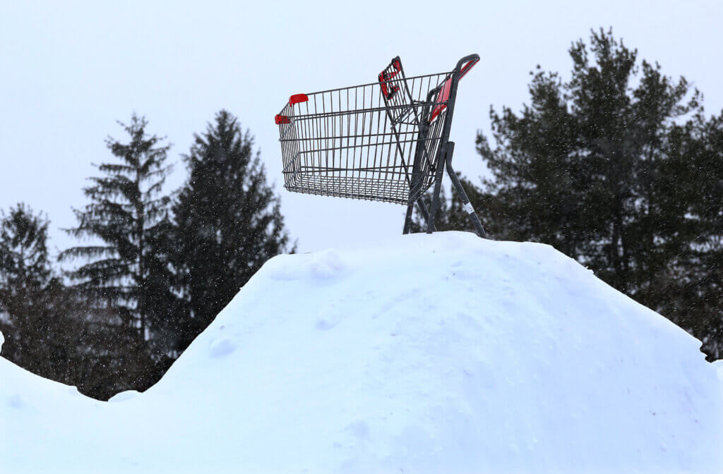 Crosby’s Marketplace was closed, but this shopping cart had lofty ambitions. Photo: Ken McGagh/The Acton Bridge