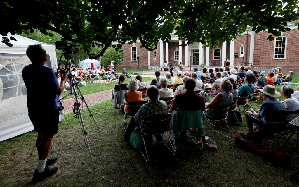 Shakespeare's timeless tragedy gets a 1980's reimagining The audience fills the Acton Free Public Library Lawn during a Saturday night performance of William Shakespeare’s “Romeo and Juliet” on August 1, 2026. Ken McGagh/The Acton Bridge