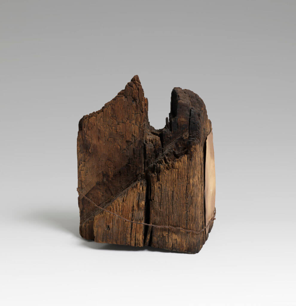 A beam end from the North Bridge sometime between 1760, when the bridge was built, and 1776. The fragment had fallen into the river. Photo courtesy of the Acton Museum